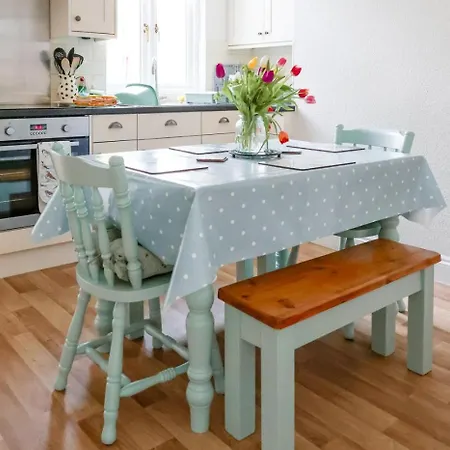 2 Bed In Ulverston Oc-87621 *